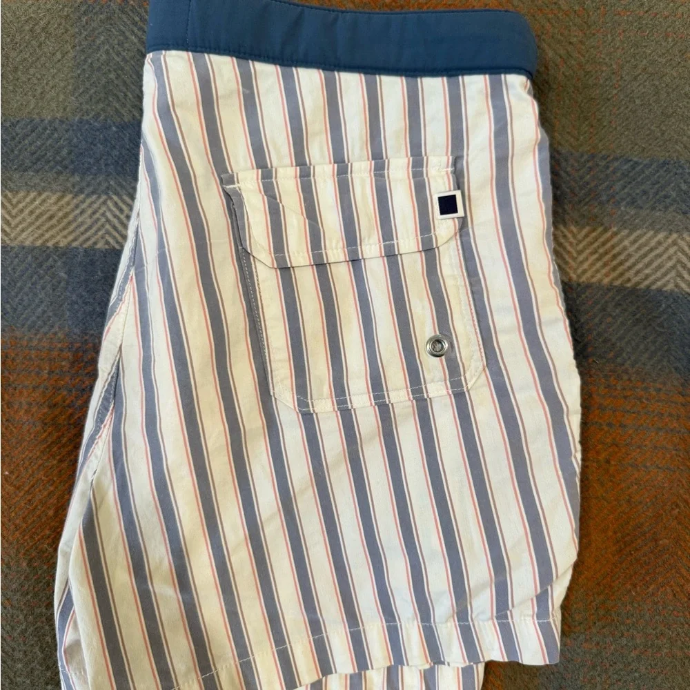SOLID & STRIPED Men's Kennedy Swim Shorts - Picture 7 of 7